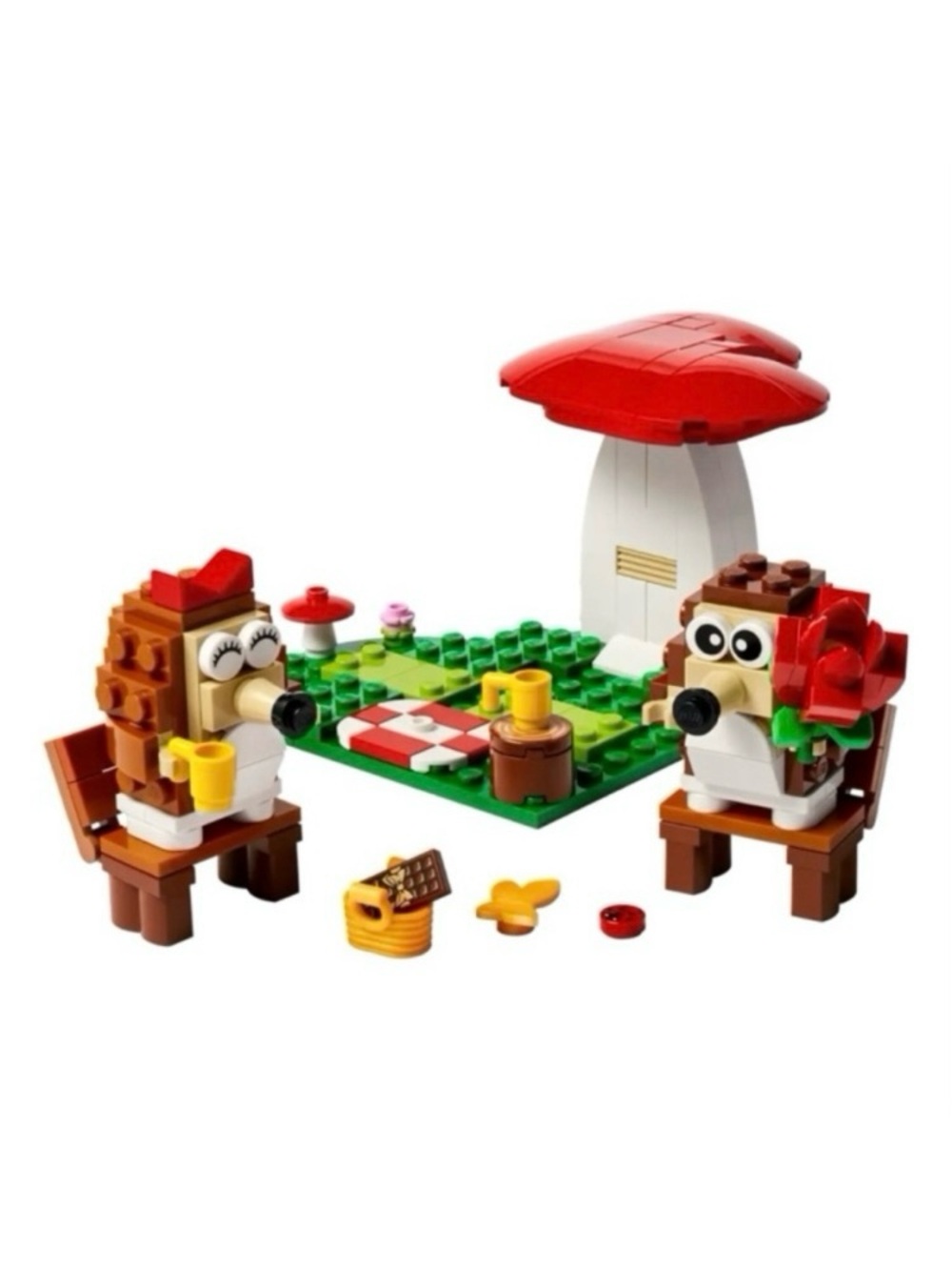 LEGO® Hedgehog Picnic Date Building Kit (40711) 166 pcs | Ages 8+